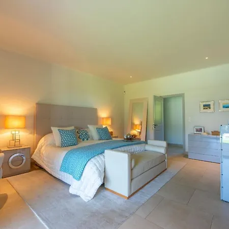 Quessine Apartment *